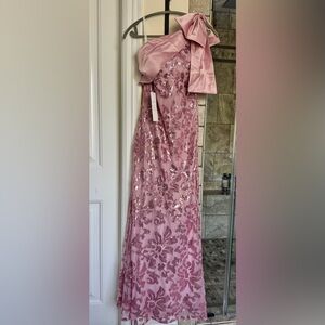 NEW 🆕 Elegant Pink One-Shoulder Evening Dress 👗
